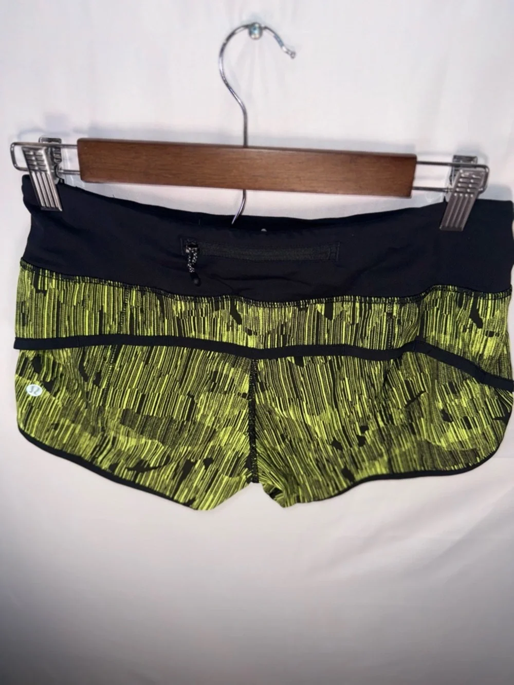 Lululemon Women’s Green Performance Athletic Active Lined Running Shorts Size 4